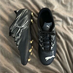 Puma soccer cleats size 9.5